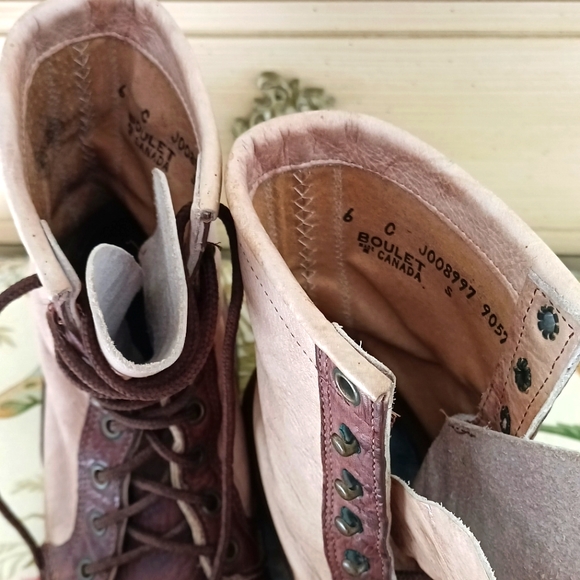 BOHO,  VINTAGE "BOULET" LEATHER CANADIAN BOOTS!! - Picture 15 of 17
